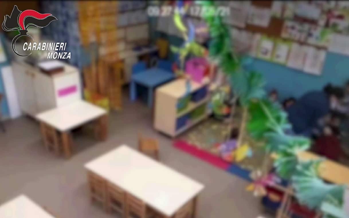 Abruzzo, bambini tirati per capelli e insultati: a processo maestra d’asilo